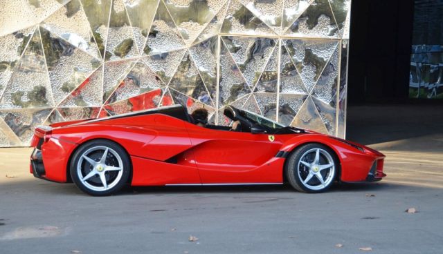 16ferrari laferrariapertaspy1