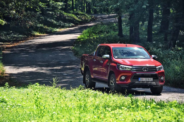 Predstavljeni novi Toyota Hilux i ProAce