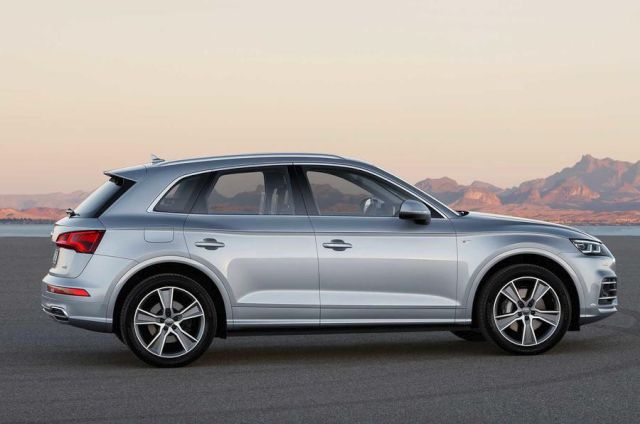16audi q53p 1