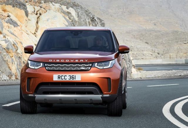 Pariz: Land Rover Discovery Mk5
