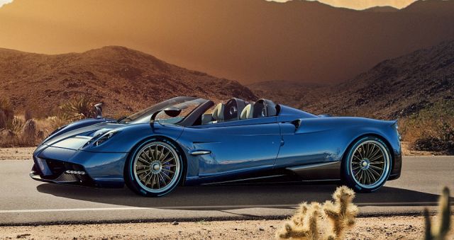 17pagani huayraroudster1