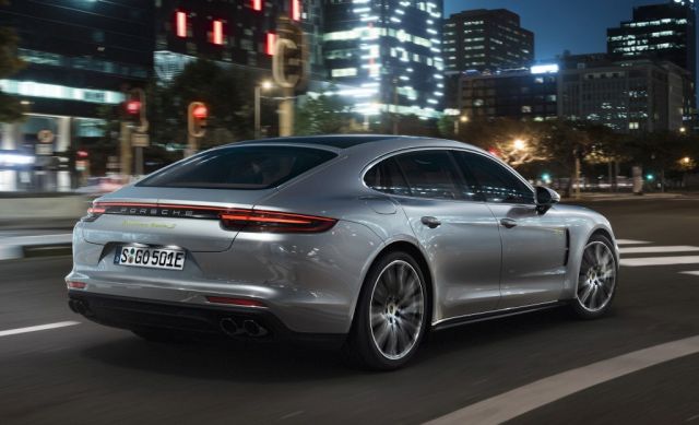 17porsche panamerasehybrid1