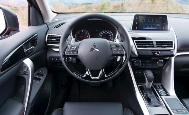 17mitsubishi eclipsecross2