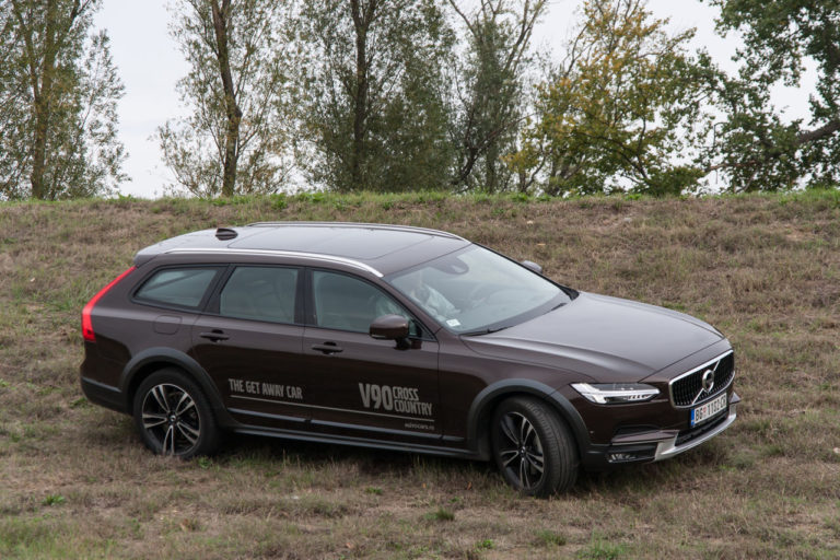 NK TEST: Volvo V90 Cross Country AWD D5