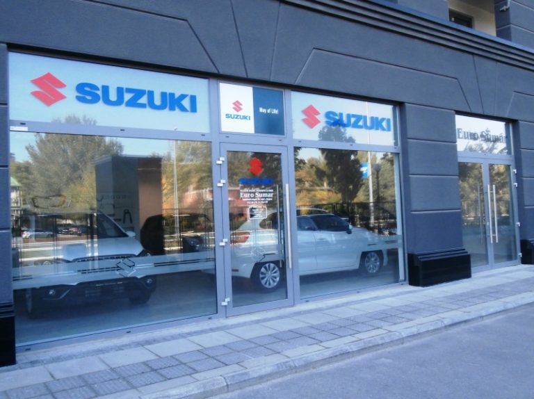 Novi salon Suzukija na Novom Beogradu
