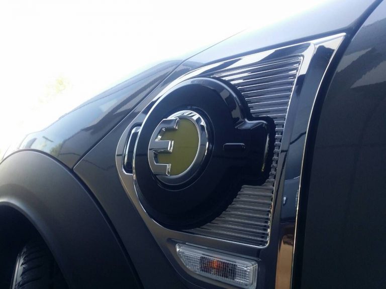 MINI E Countryman stigao u salone