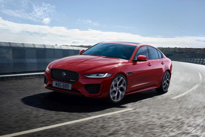 19jaguar_xe0