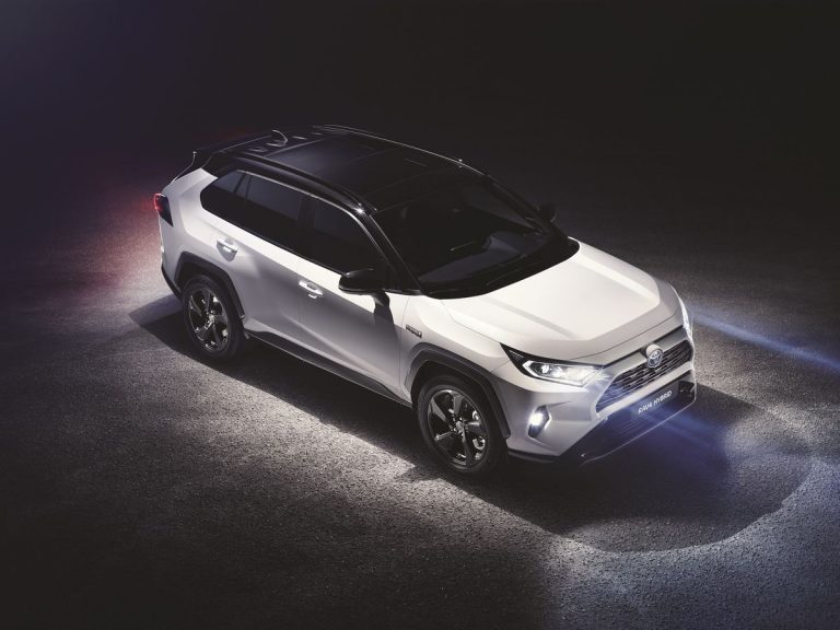 Na domaće tržište stigla nova Toyota RAV4