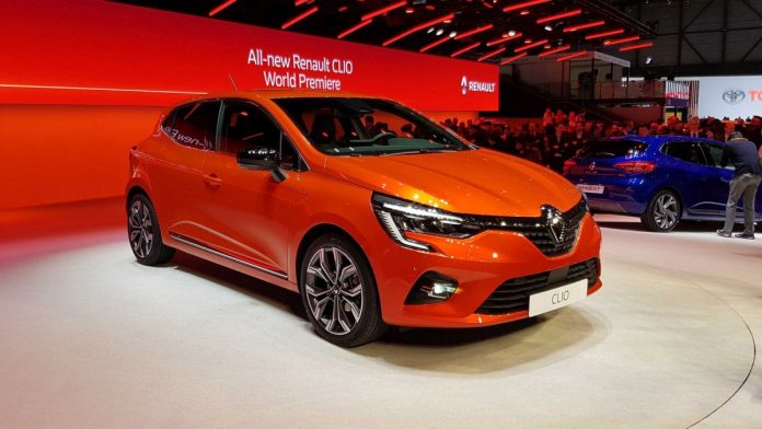 19renault_clio0