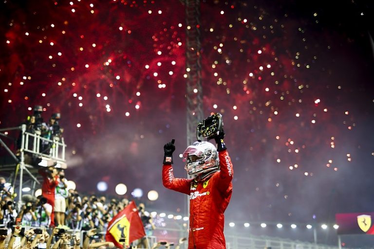 F1: Ferarijeva dominacija u Singapuru