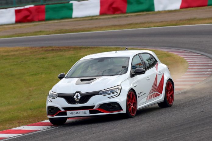 2019 - Nouvelle MÉGANE R.S. TROPHY-R : Nouveau record sur le circuit de Suzuka
