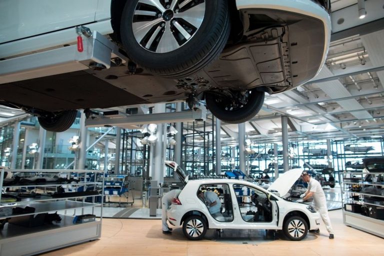 Proizvodnju prekinuli Mercedes, Toyota, Ford…