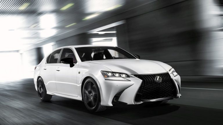 Lexus ukida limuzinu GS