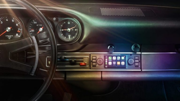 Savremene multimedije za stare Porsche modele