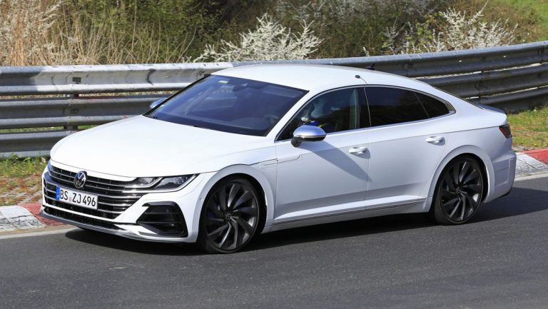 Volkswagen Arteon R snimljen na Nirburgringu