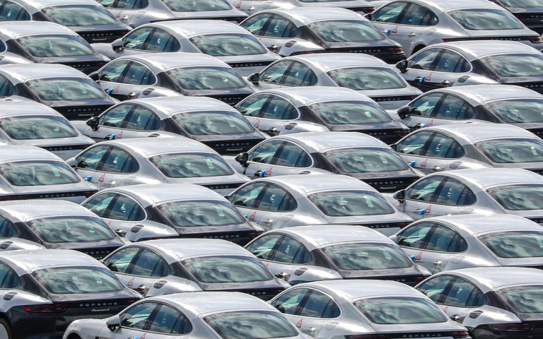 Prodaja oslabila za skoro 8%