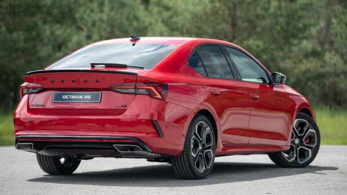 2020skoda_octaviavrs1