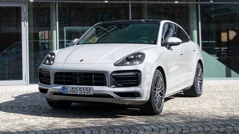 Hibridni Porsche Cayenne ima novu bateriju