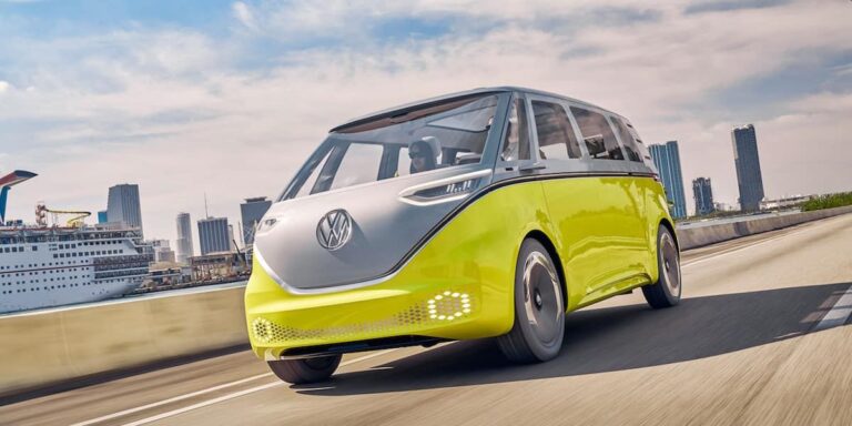 Tri verzije Volkswagen ID Buzz kombija