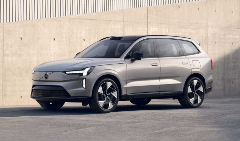 Volvo predstavio električni EX90