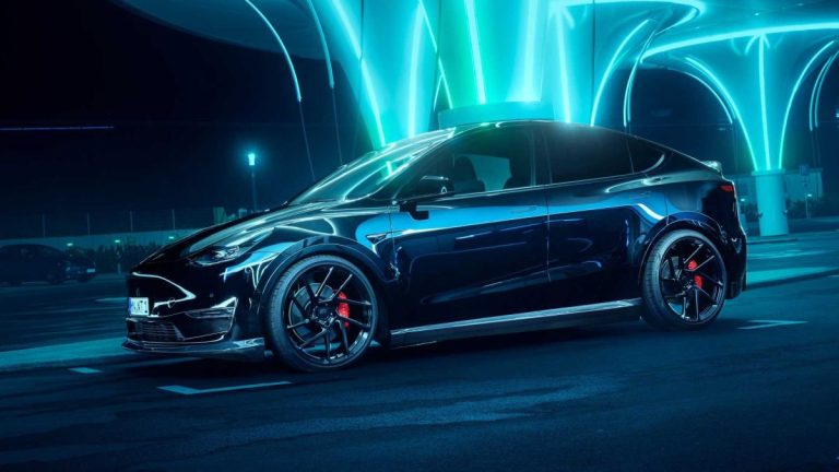 Tesla Model Y sa Novitecovim delovima